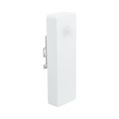 Suscriptor ePMP Force 130 MIMO 2×2 / 28 dBm de potencia / Mejor desempeño en zonas altamente ruidosas / 5150-5970 MHz / Distancia de 3 km en PTMP / Antena integrada de 14 dBi (C050900C505A)