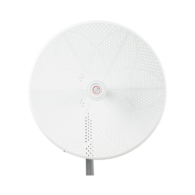 Antena direccional para C5x, C6x, B6X y B5x, Guía de onda para mantener la integridad de la señal y minimiza la pérdida en transmisión , 4.9 – 6.5 GHz, 3 ft, Ganancia de 34 dBi, Montaje incluido
